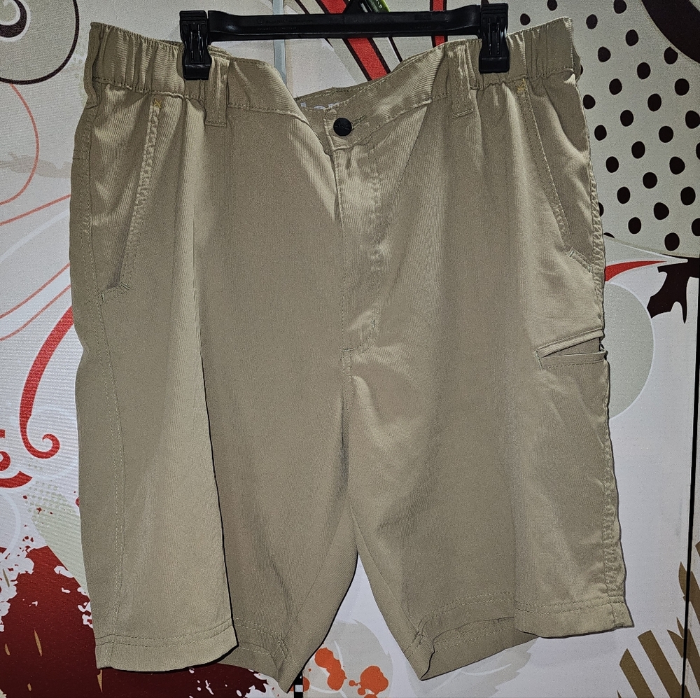 Wrangler Men's Beige Cargo Shorts